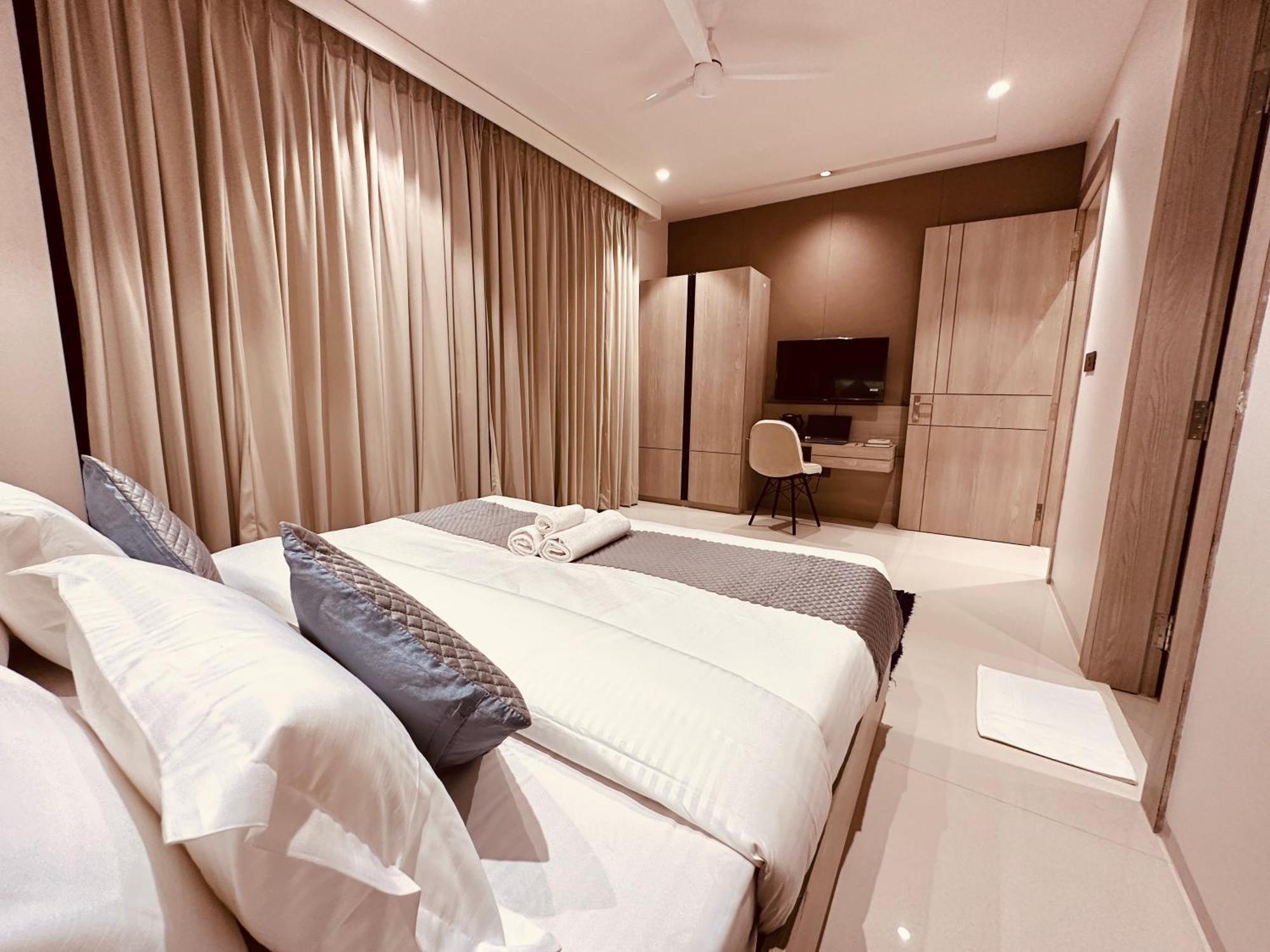 The Lodgers 2 Bhk Serviced Apartment Near Artemis Hospital Sector 57 Gurgaon - Nearest Metro Station Sector 54 Chowk Екстер'єр фото