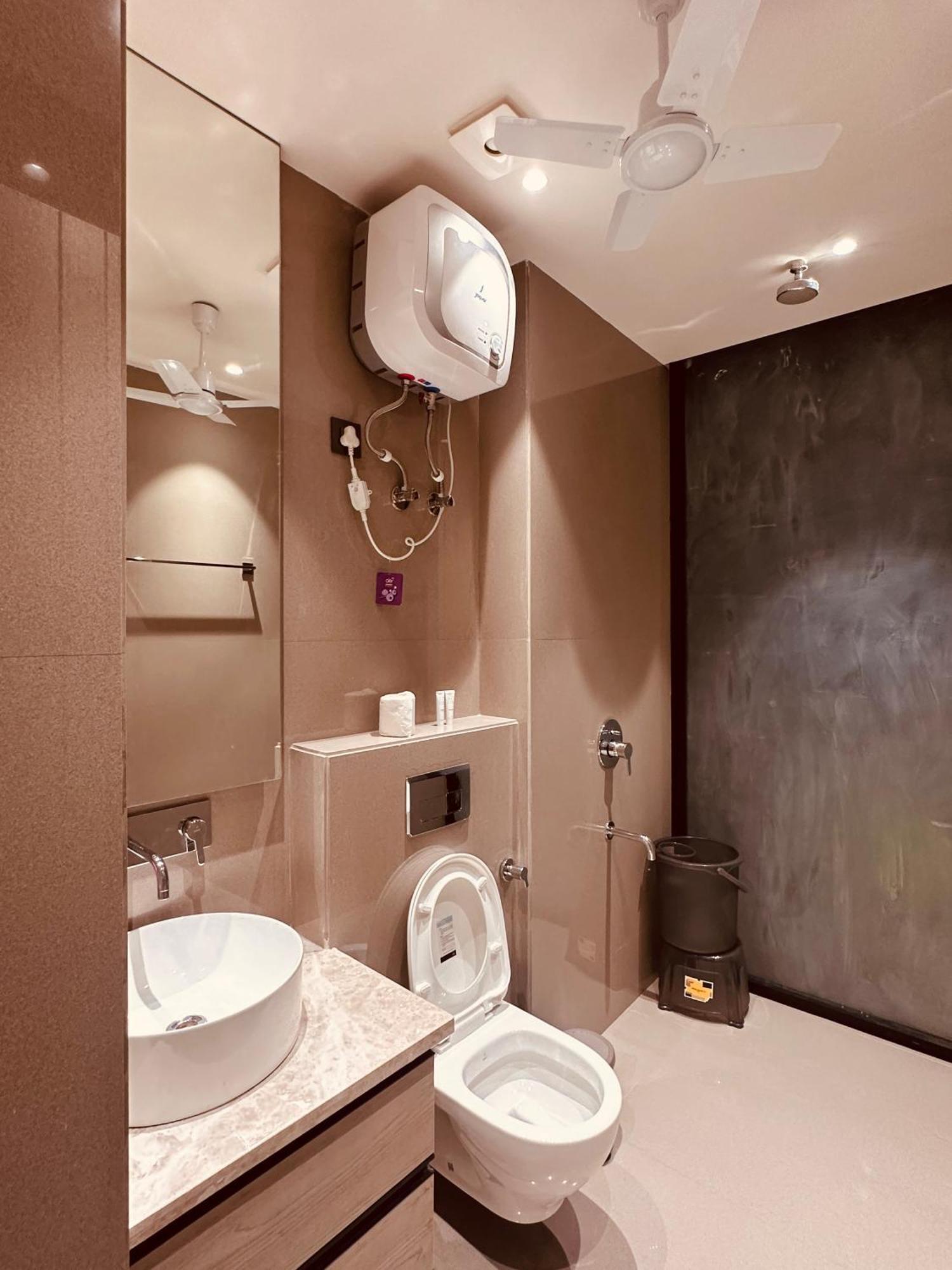 The Lodgers 2 Bhk Serviced Apartment Near Artemis Hospital Sector 57 Gurgaon - Nearest Metro Station Sector 54 Chowk Екстер'єр фото